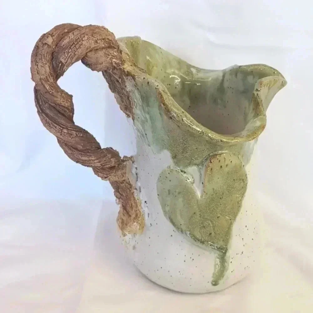 Pottery pitcher grape clusters and vine signed - Picture 2 of 4